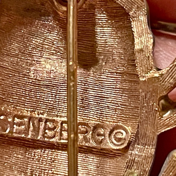 Vintage Frog Brooch - Picture 4 of 4